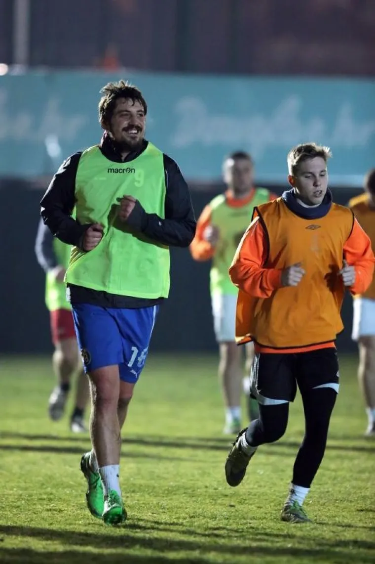 Biv&scaron;i Dinamov kapetan Arijan Ademi počeo je trenirati s četvrtoliga&scaron;em NK Kusto&scaron;ija nakon &scaron;to je zbog uzimanja dopinga suspendiran na četiri godine i ne može se profesionalno baviti nogometom.