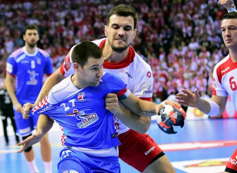 Hrvatski rukometa&scaron;i plasirali su se u polufinale Europskog prvenstva u Poljskoj nakon senzacionalne pobjede protiv domaćina.
