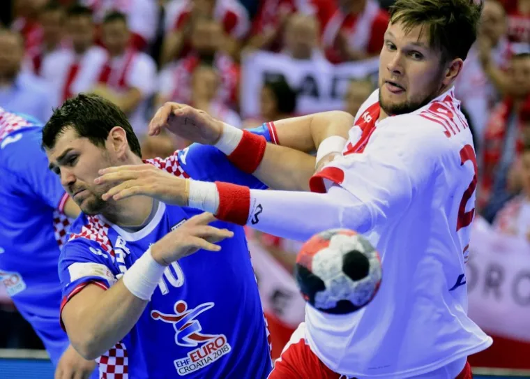 Hrvatski rukometa&scaron;i plasirali su se u polufinale Europskog prvenstva u Poljskoj nakon senzacionalne pobjede protiv domaćina.