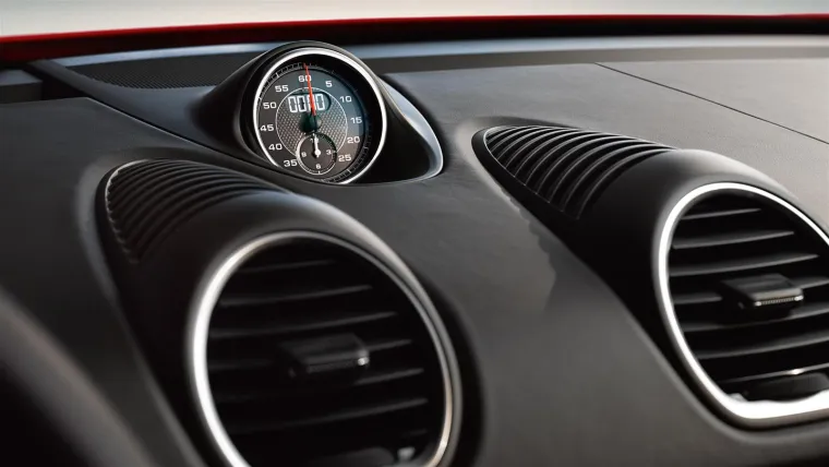 LJUBAV NA PRVI POGLED: Porsche nas je počastio slikama novog 718 Boxster modela