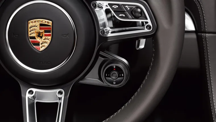 LJUBAV NA PRVI POGLED: Porsche nas je počastio slikama novog 718 Boxster modela