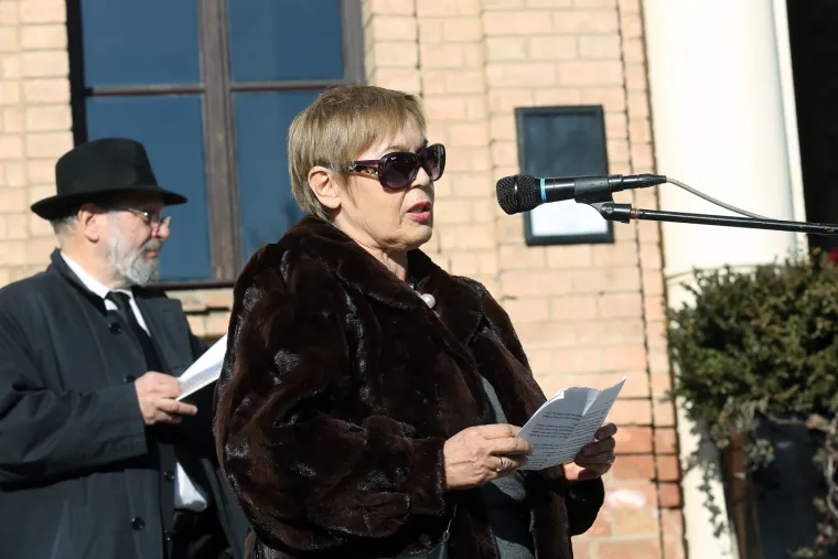 Obitelj i prijatelji na Mirogoju se oprostili od Žuži Jelinek