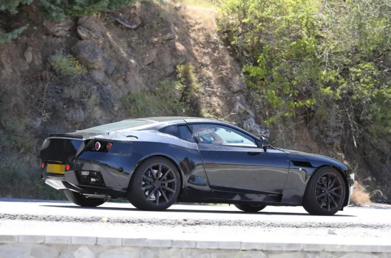 NOVA GENERACIJA: Pogledajte kako izgleda novi Aston Martin DB11