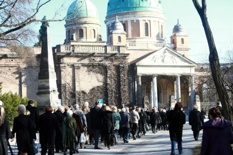 Osim obitelji i prijatelja, sa Žuži su se došli oprostiti i brojni građani.