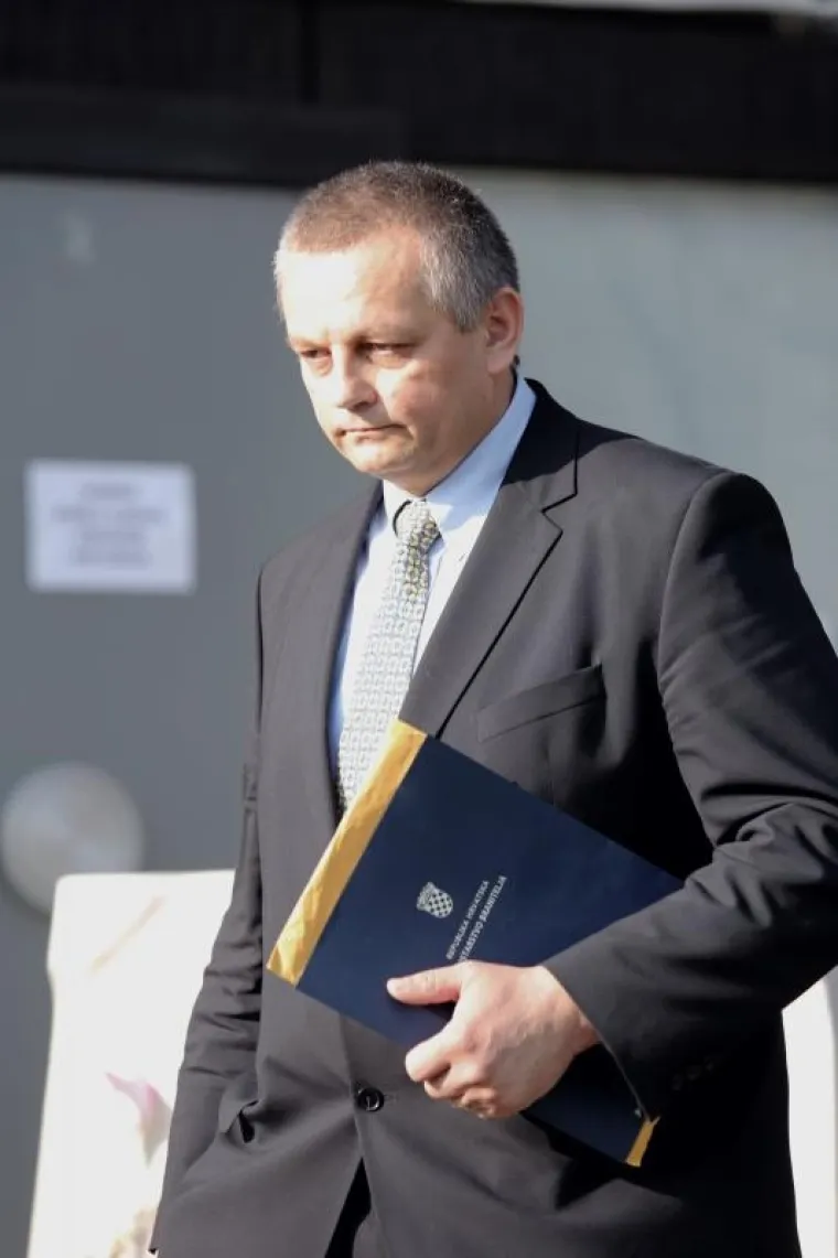 KRATKO JE TRAJALO: Crnoja uzeo svoje stvari i napustio Ministarstvo