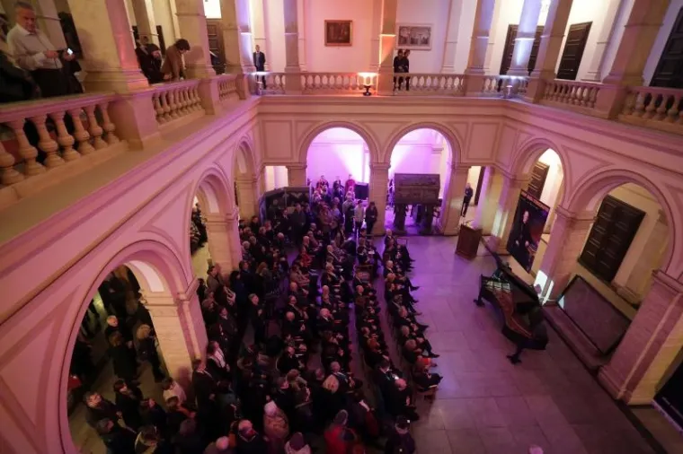 Hrvatsko muzejsko društvo i ove je godine u cijeloj zemlji organiziralo Noć Muzeja koje iz godine u godinu posjećuje sve veći broj stanovnika. Za posjetitelje muzeji su otvoreni od 18 sati do jedan sat nakon ponoći.