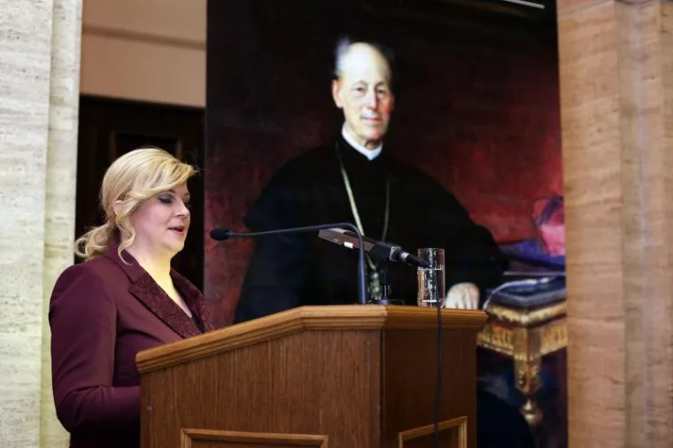 Predsjednica Republike Hrvatske Kolinda Grabar Kitarović otvorila je u petak navečer u palači Hrvatske akademije znanosti i umjetnosti (HAZU) Noć muzeja i predložila da iduća, 12. Noć muzeja, bude posvećena dvjema ženama istinskim heroinama hrvatske povijesti i umjetnosti - Mariji Jurić Zagorki i Slavi Raškaj.