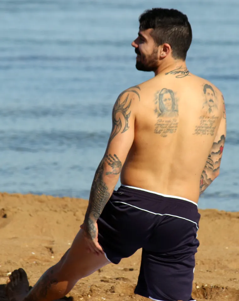 Igrači Dinama pripremaju se za nastavak sezone u &scaron;panjolskom odmarali&scaron;tu La Manga, a lijepo vrijeme iskoristili su za lagani trening na plaži.