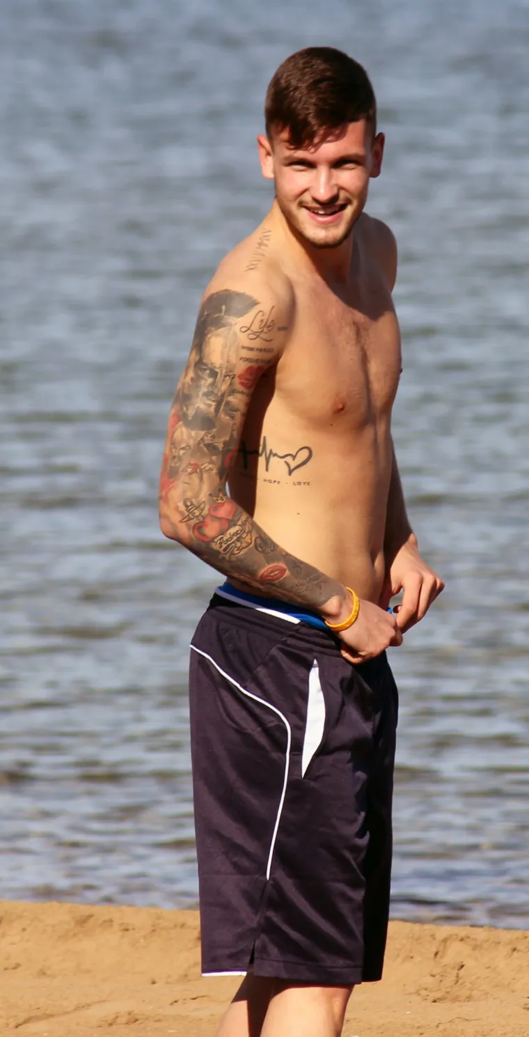 Igrači Dinama pripremaju se za nastavak sezone u &scaron;panjolskom odmarali&scaron;tu La Manga, a lijepo vrijeme iskoristili su za lagani trening na plaži.