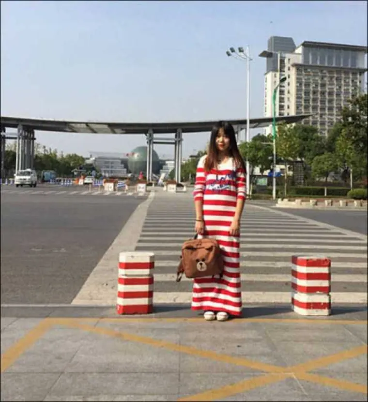 Koliko gode se trudili iskombinirati odjeću, koliko god mislili da vam je uzorak na haljini originalan, negdje vreba ovakva situacija. Pitanje je samo hoćete li se naći na pravom mjestu odjeveni u pravu kombinaciju.