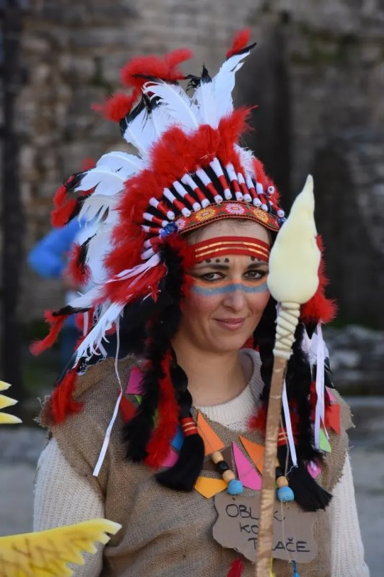 U pulskoj Areni održan je tradicionalni Dječji karneval namijenjen djeci pred&scaron;kolskog i &scaron;kolskog uzrasta. Sedamnaesti po redu Dječji karneval i ove je godine organiziralo Dru&scaron;tvo Na&scaron;a djeca Pula, pod pokroviteljstvom Grada Pule i Arheolo&scaron;kog muzeja.