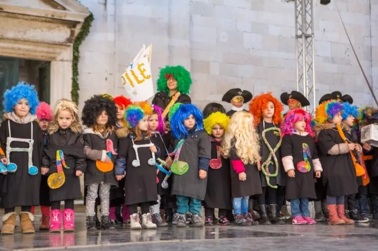 Dječjom povorkom na Stradunu je započeo 17. Dubrovački karnevo.