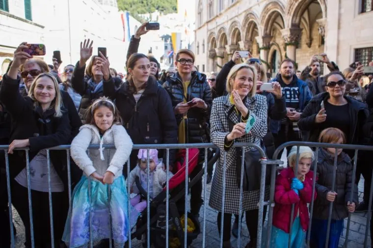 Dječjom povorkom na Stradunu je započeo 17. Dubrovački karnevo.