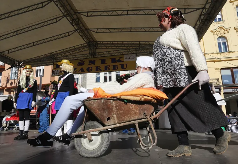 Prvi put nakon mnogo godina veliki fa&scaron;nik u Zagrebu okupio mno&scaron;tvo veselih i maskiranih građana