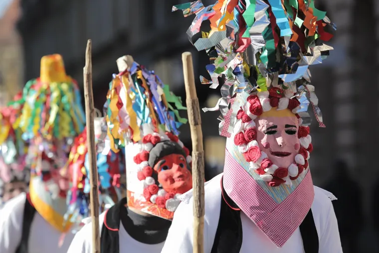 Prvi put nakon mnogo godina veliki fa&scaron;nik u Zagrebu okupio mno&scaron;tvo veselih i maskiranih građana