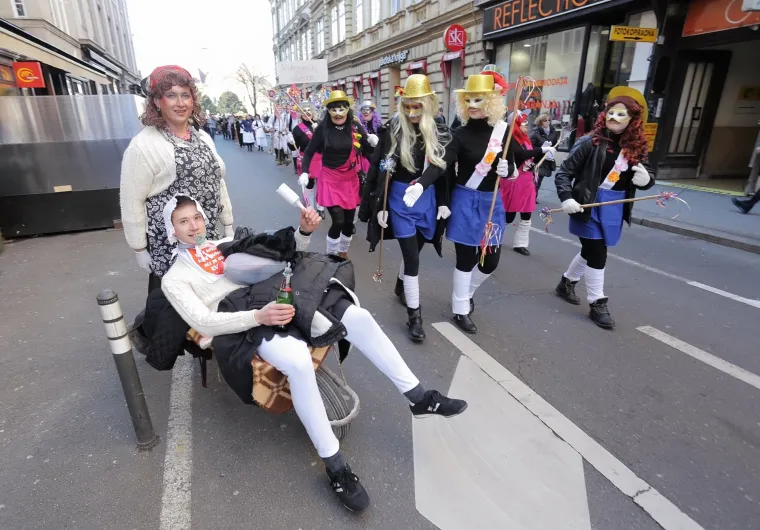 Prvi put nakon mnogo godina veliki fa&scaron;nik u Zagrebu okupio mno&scaron;tvo veselih i maskiranih građana
