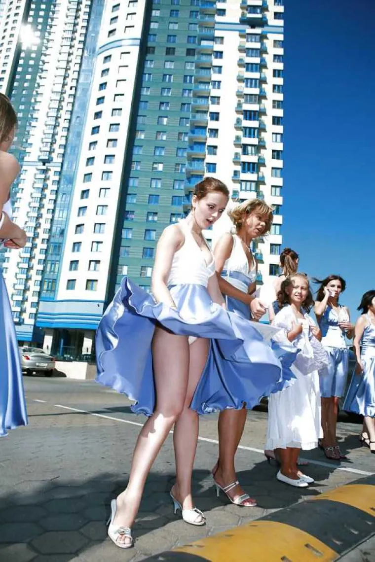 HVALA TI VJETRE: Stižu haljinice, a s njima i nezgodice