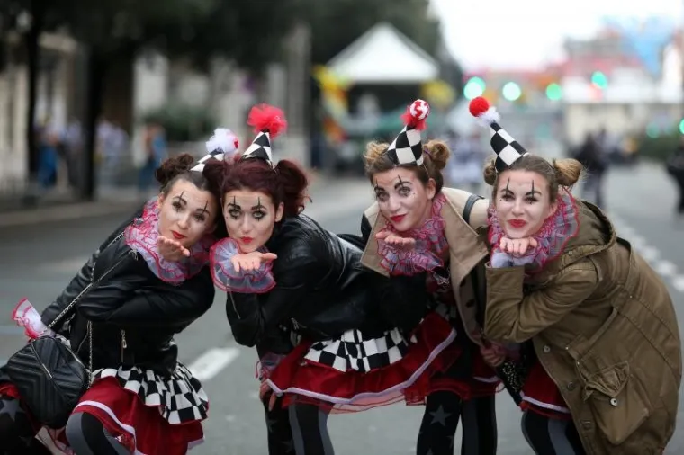 Vi&scaron;e od deset tisuća ljudi pratilo je ma&scaron;karanu povorku na 33. Međunarodnom riječkom karnevalu.