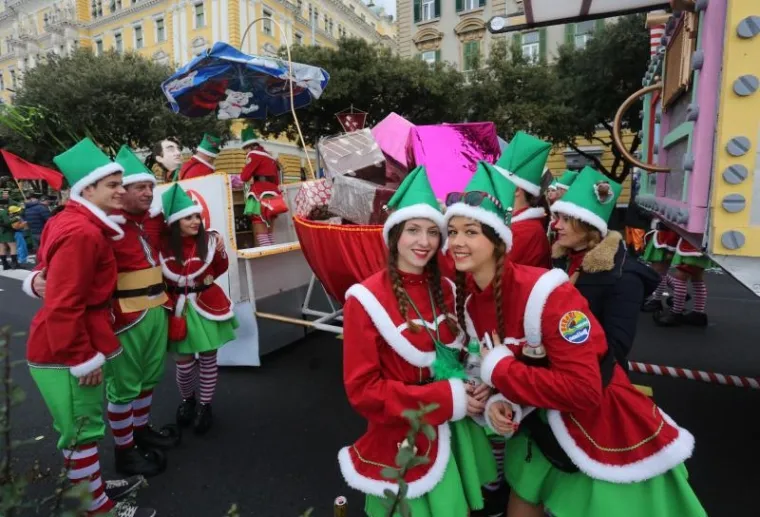 Vi&scaron;e od deset tisuća ljudi pratilo je ma&scaron;karanu povorku na 33. Međunarodnom riječkom karnevalu.
