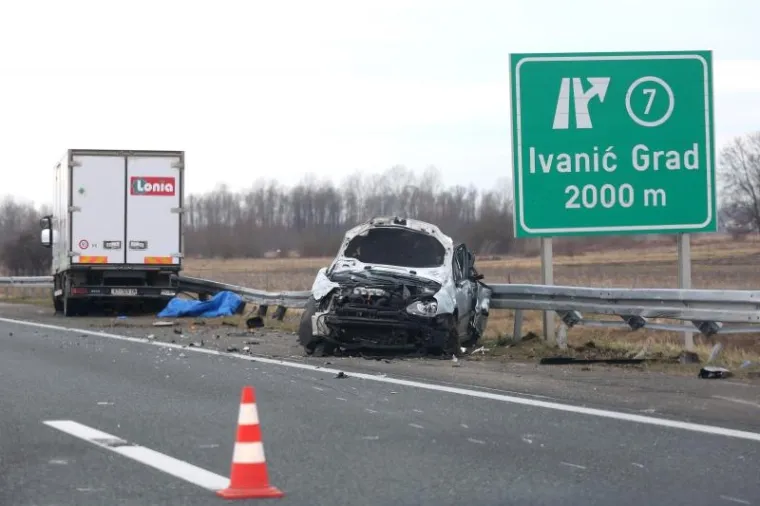 KOD IVANIĆA: Dvije osobe poginule u sudaru automobila i kamiona