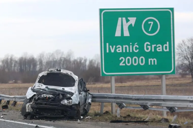 KOD IVANIĆA: Dvije osobe poginule u sudaru automobila i kamiona