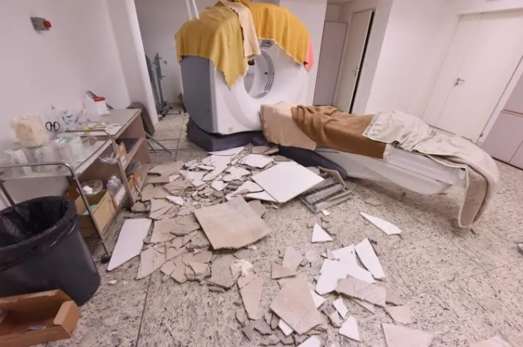 IZNAD CT UREĐAJA: Urušio se strop u šibenskoj bolnici