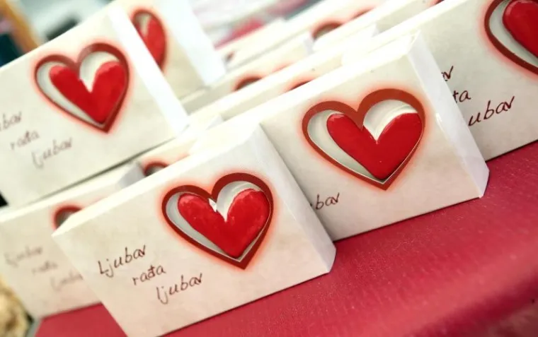 Na zagrebačkom Trgu bana Josipa Jelačića svoja vrata posjetiteljima otvorio je &scaron;ator u kojem građani i turisti mogu posjetiti 5. Festival kave i čokolade - Coffee &amp; Chocofest.