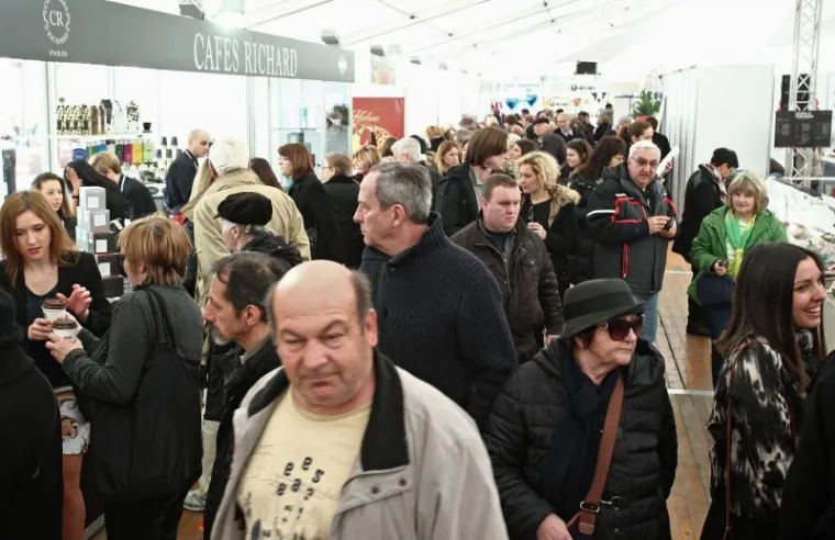 Na zagrebačkom Trgu bana Josipa Jelačića svoja vrata posjetiteljima otvorio je &scaron;ator u kojem građani i turisti mogu posjetiti 5. Festival kave i čokolade - Coffee &amp; Chocofest.