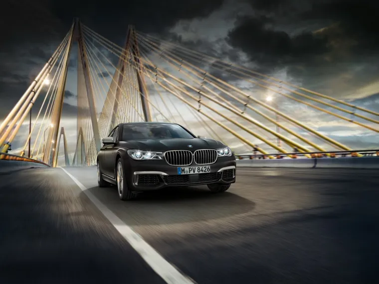 LUKSUZNA RAKETA: Evo kako izgleda novi BMW M760Li xDrive V12