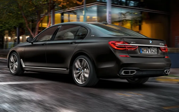 LUKSUZNA RAKETA: Evo kako izgleda novi BMW M760Li xDrive V12