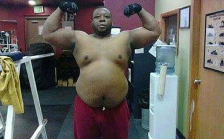 Ako mislite da za vas vi&scaron;e nema nade, znajte da se ba&scaron; sve može postići uz puno krvi, suza i znoja. Tome je dokaz i mu&scaron;karac iz galerije koji je izgubio 63 kilograma i pretvorio se u pravog... zapravo, pogledajte sami pa pronađite prigodnu riječ ;)