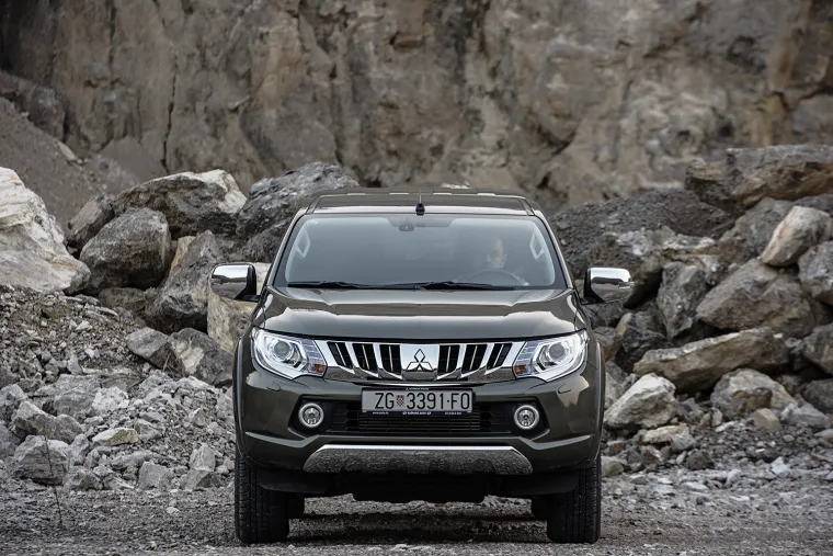 MULTIFUNKCIONALNI TERENAC: Evo kako izgleda nova generacija Mitsubishi L200 pick upa