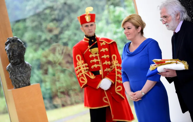 Kolinda Grabar-Kitarović obilježila prvu godinu mandata i otkrila Tuđmanovu bistu