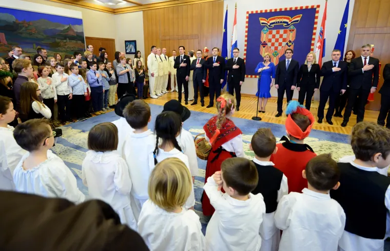 Kolinda Grabar-Kitarović obilježila prvu godinu mandata i otkrila Tuđmanovu bistu