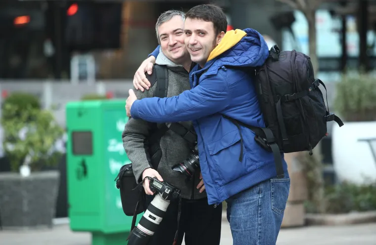 Bandić sa Zagrepčanima pokušao srušiti Guinnessov rekord u fotografiranju zagrljaja