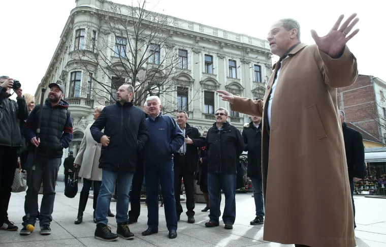 Bandić sa Zagrepčanima poku&scaron;ao sru&scaron;iti Guinnessov rekord u fotografiranju zagrljaja