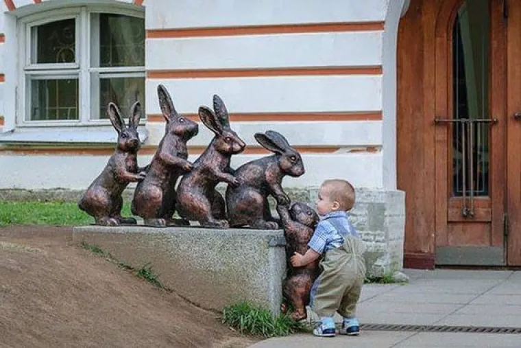 Nasrnuli na jadne kipove kao da su igračke za seks, je li vam to smiješno ili neukusno?