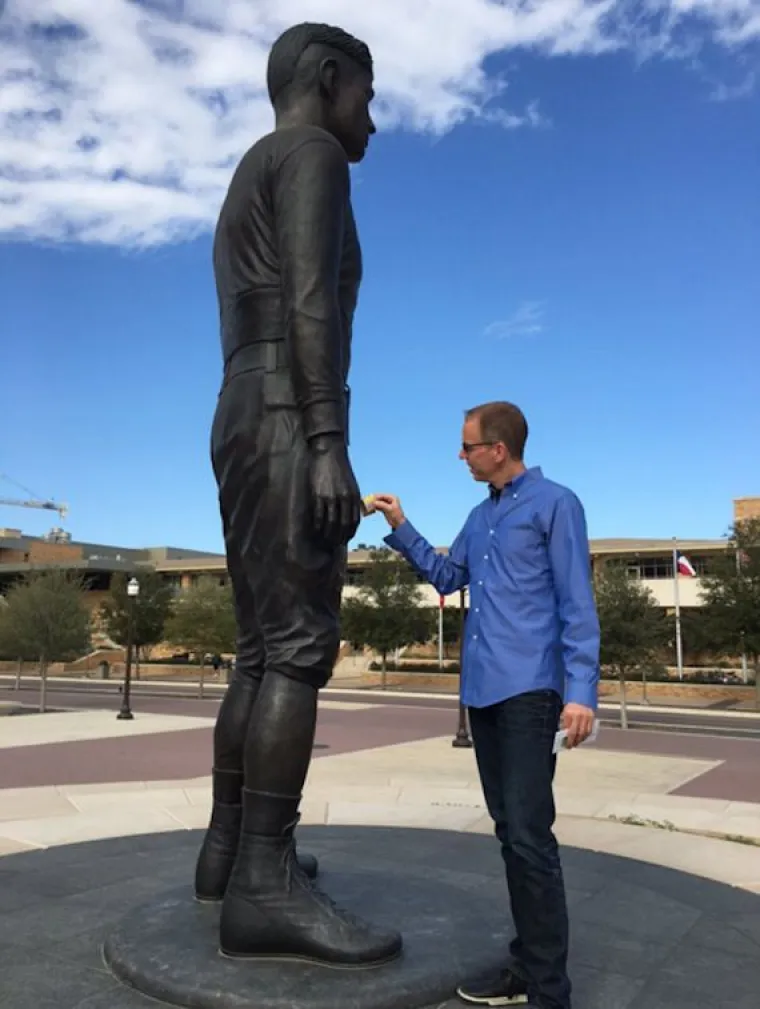 Nasrnuli na jadne kipove kao da su igračke za seks, je li vam to smije&scaron;no ili neukusno?