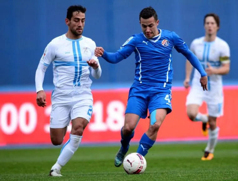 Nogometa&scaron;i Dinama i Rijeke odigrali su derbi 23. kola hrvatskog prvenstva pred samo 10.000 gledatelja.