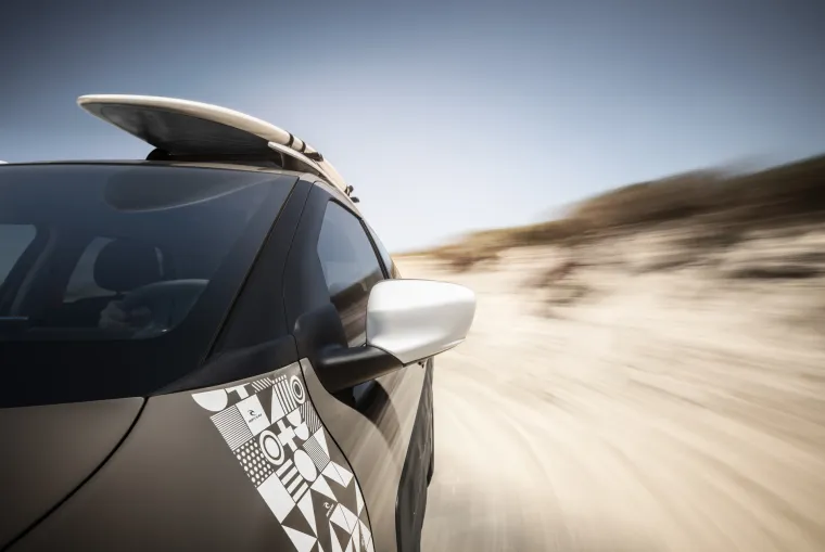 Elektronički nadzirani Grip Control omogućava "pojačano inteligentno prianjanje na svim podlogama", a vozaču na raspolaganju stoji izbor između pet različitih načina vožnje (standardna vožnja, pješčana podloga, off-road, snijeg, ESP off).