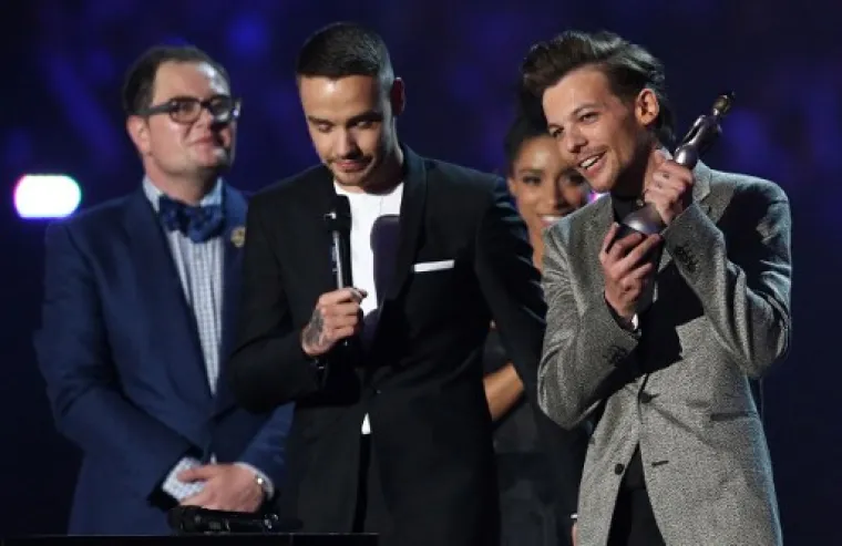 Članovi benda One Direction dobili su nagradu za Video godine
