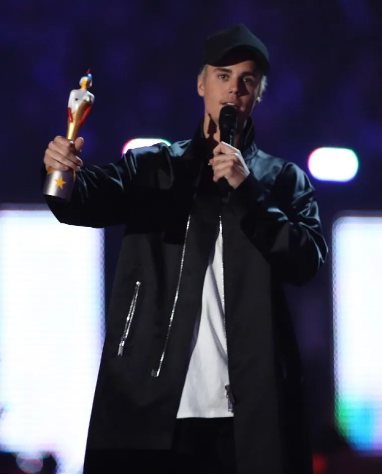 Justin Bieber kući je odnio nagradu za Međunarodnog solo izvođača godine