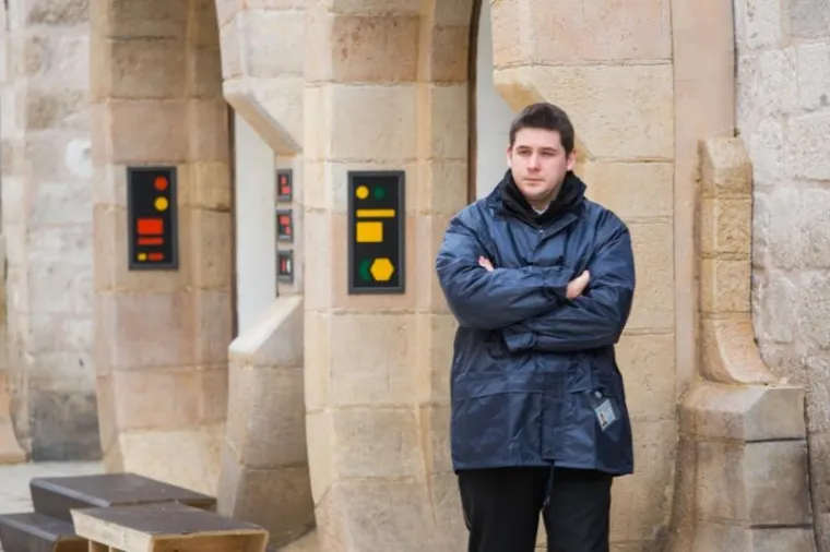 Za&scaron;titari čuvaju scenografiju