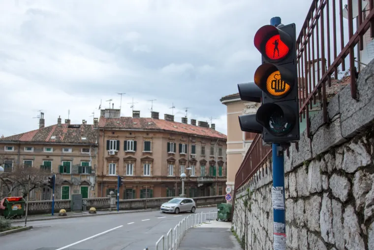 Neobičan semafor u Rijeci