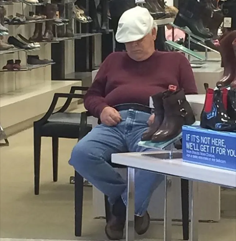 Žene stvarno znaju izmučiti muževe, pogledajte ta napaćena lica