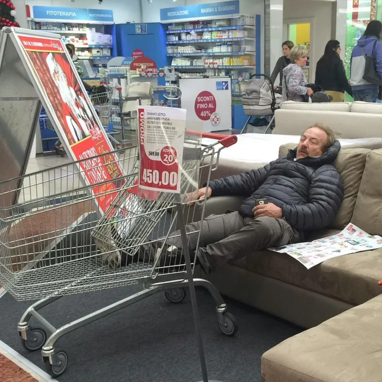 Žene stvarno znaju izmučiti muževe, pogledajte ta napaćena lica