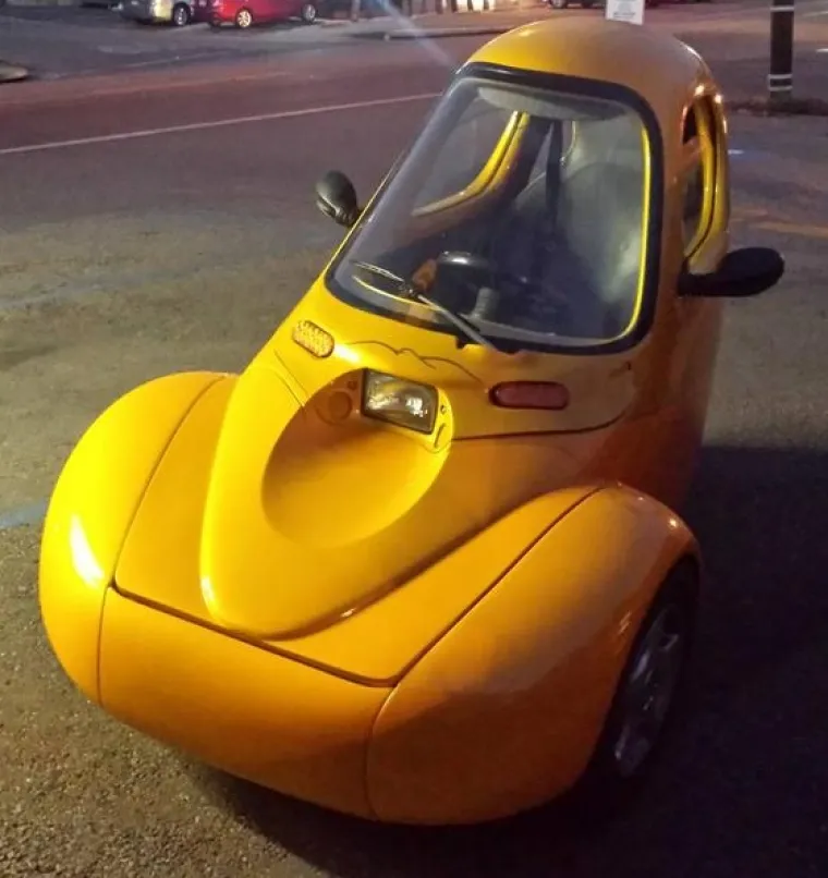 Motori koji dolaze s tri vrste pogonskog goriva - benzin, dizeli ili elektro - razvijaju snagu od 10 do 12 KS.