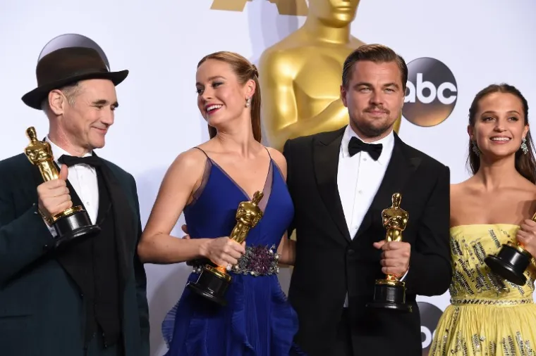 Najbolji sporedni glumci su Mark Rylance i Alicia Vikander