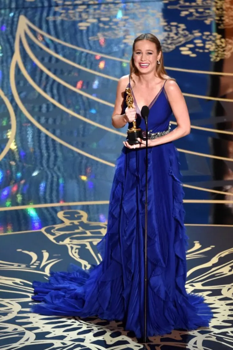 Brie Larson odabrala je kraljevsko plavu toaletu