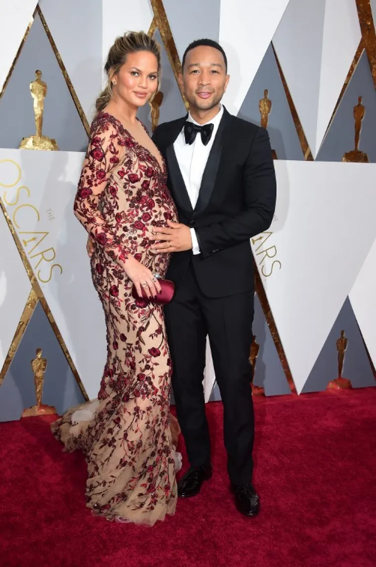 Chrissy Teigen bila je jedna od najbolje odjevenih.